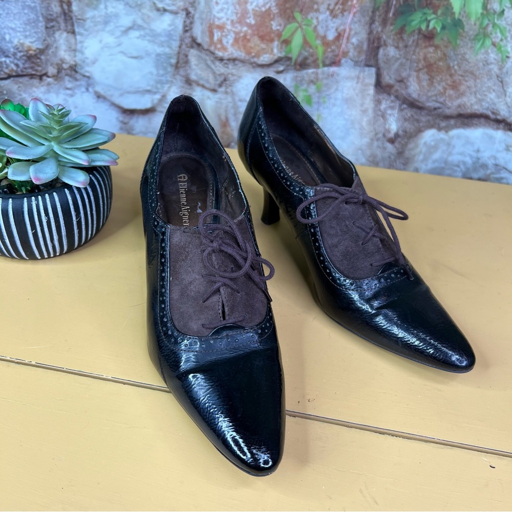 VINTAGE ETIENNE AIGNER Brown Suede & Patent Leather Spectator Oxford Heels, 8 - Picture 6 of 14